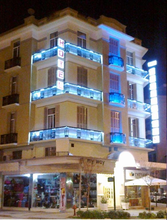 Metropolis Hotel — 1