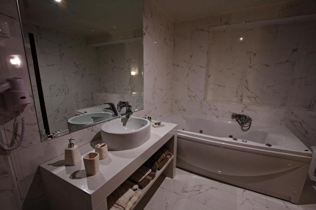Siris Hotel — 3