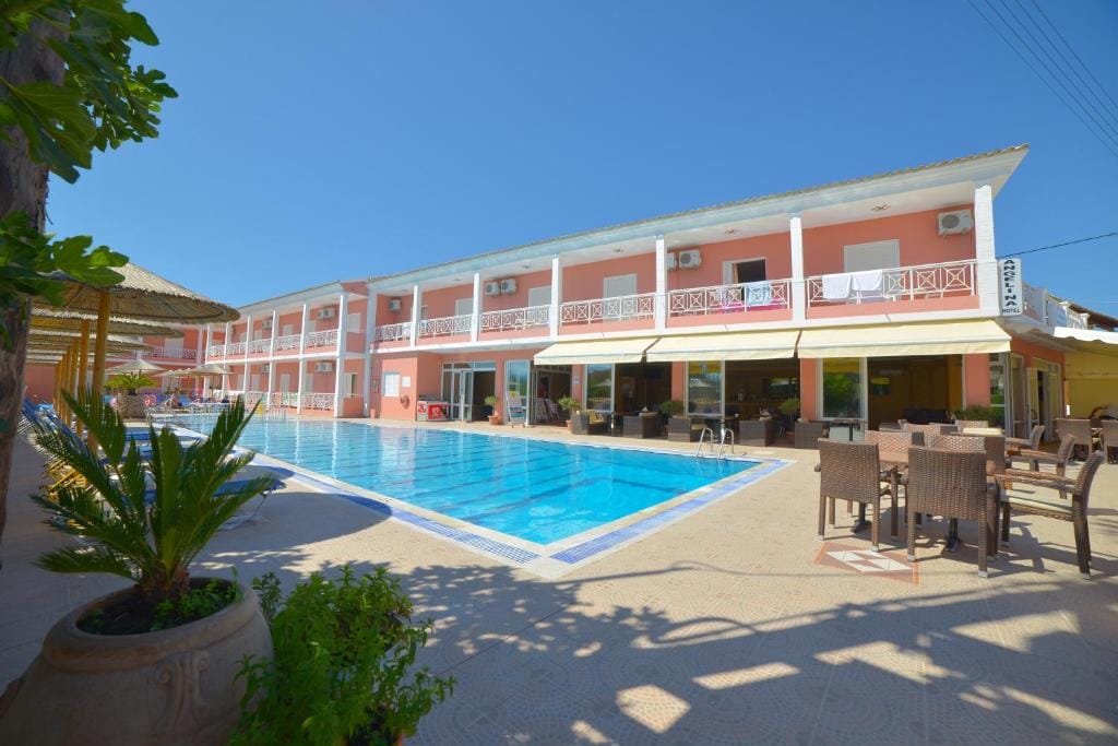 Angelina Hotel & Apartments