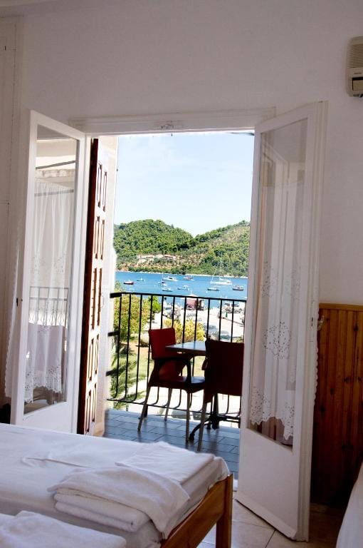 Hotel Christina — 4