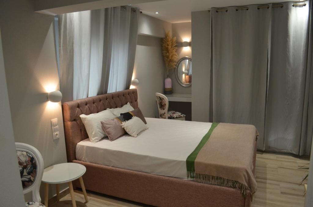 kastro luxury studios and mezonette — 2