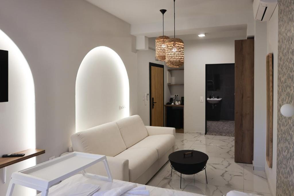 Uphill Unique Boutique Suites — 4