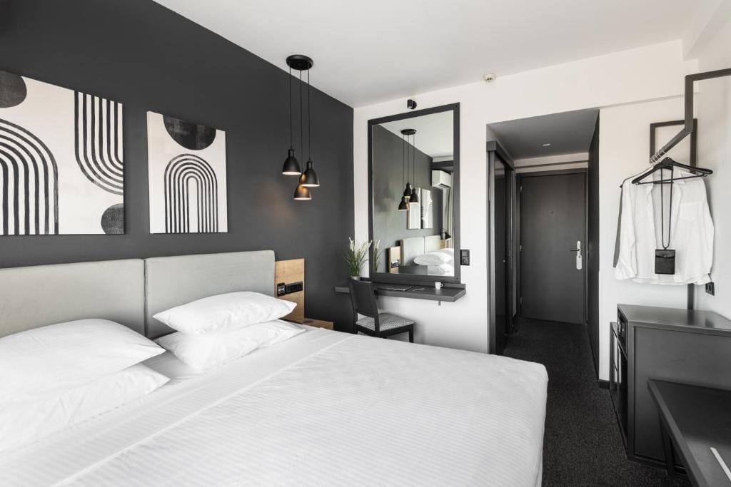Park Hotel — 5