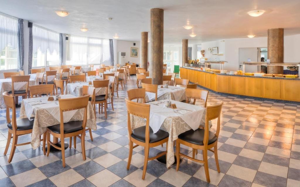Corali Hotel — 4