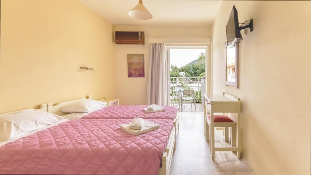 Akrotopi Apartments & Studios — 2