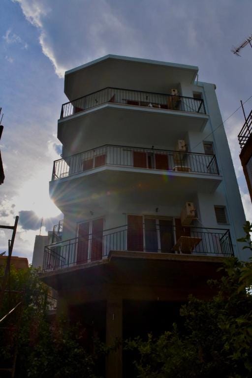 Bob's Apartments — 1