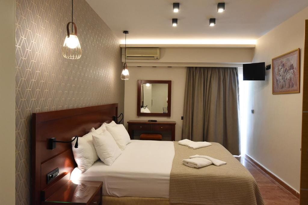Viaros Hotel Apartments — 2