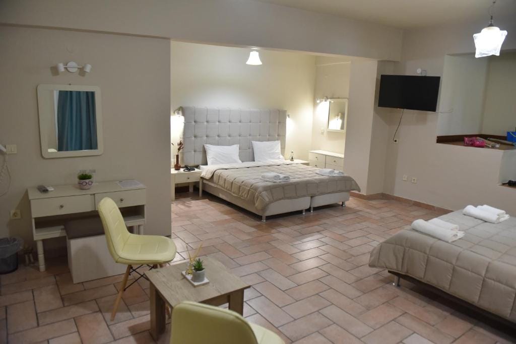 ZAKROS HOTEL — 2