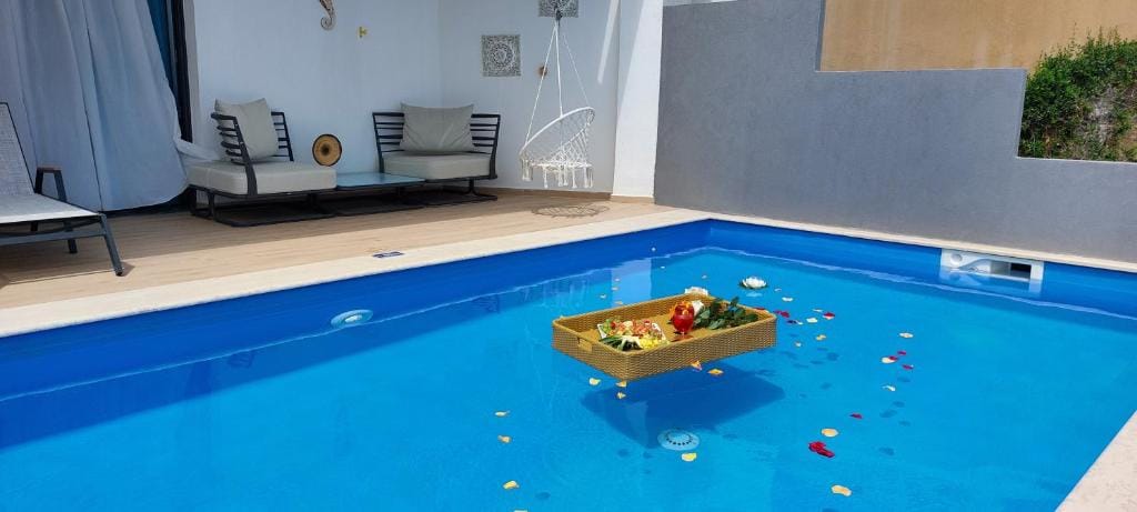 Cavo Orient Beach Hotel & Suites — 3