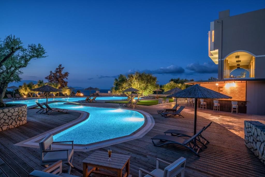 Elegance Luxury Executive Suites - Adults Only — 3