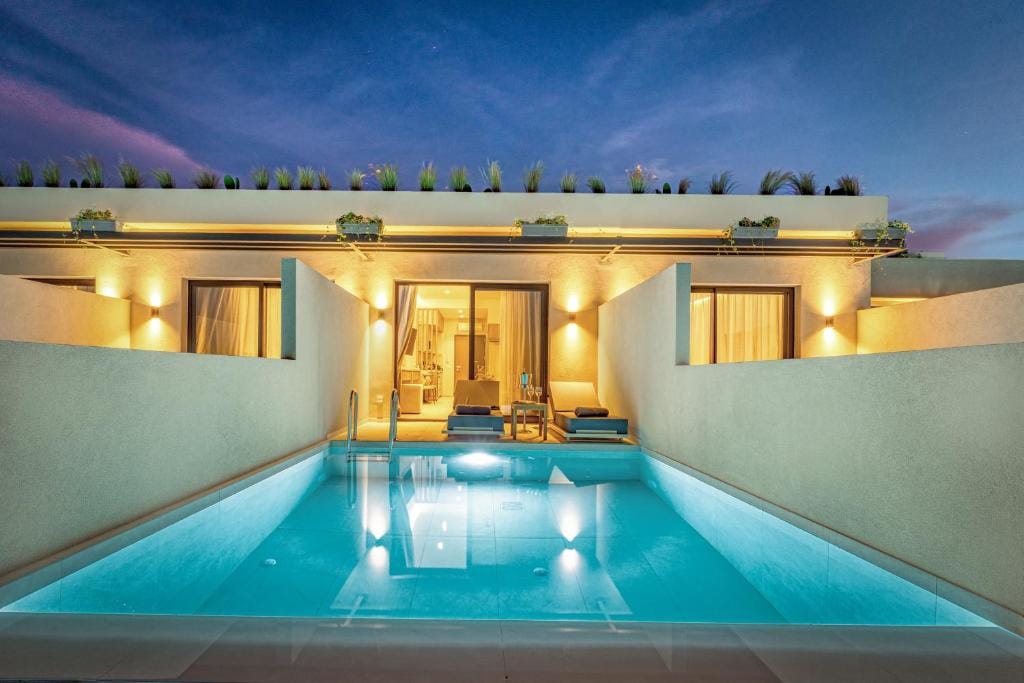 Helena's Aether Suites - Seaview & Heated Infinity Pool — 3