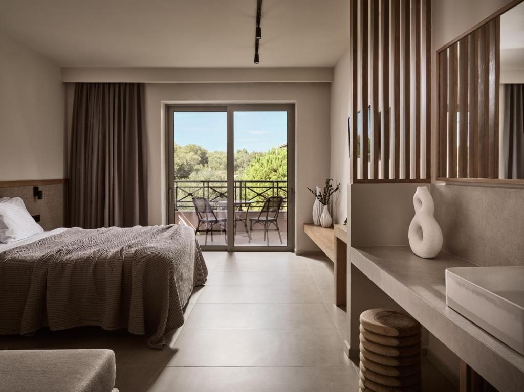 Alamis Hotel & Apartments — 2