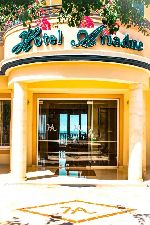 Ariadne Apartments