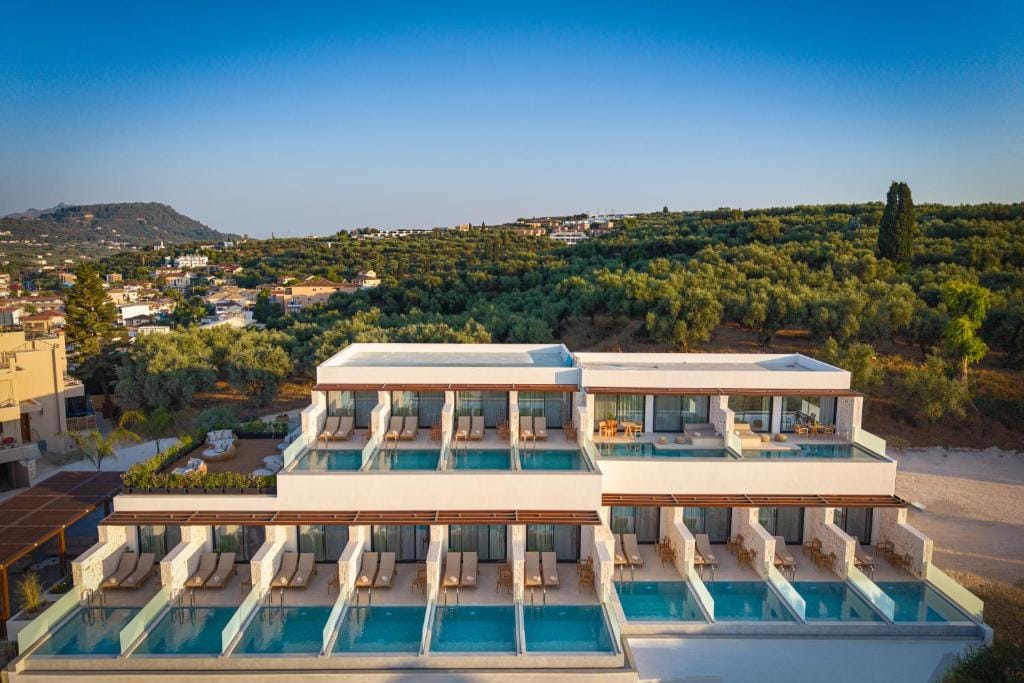 Mela Sea Suites - Seaview Private Suites — 4