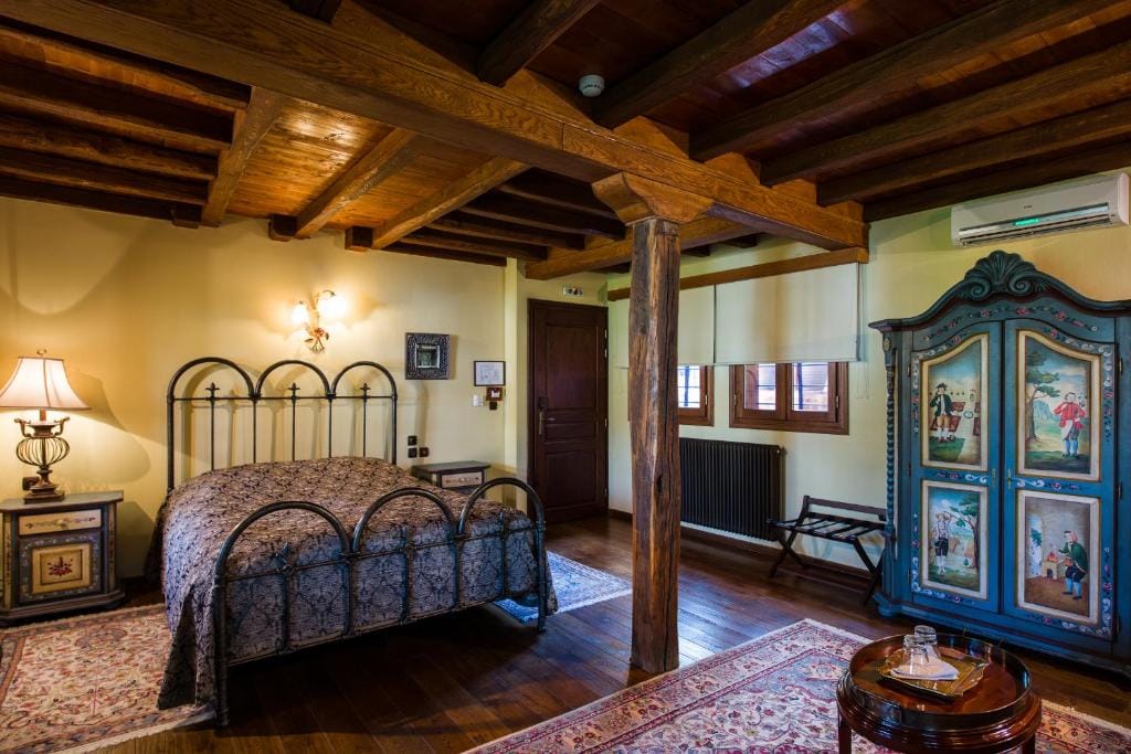 Boutique Hotel Kokkino Spiti — 1