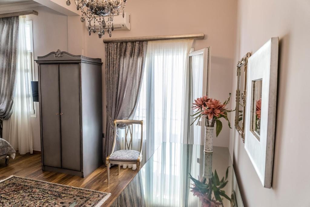 Le Bijou Luxury Rooms & Suites — 3