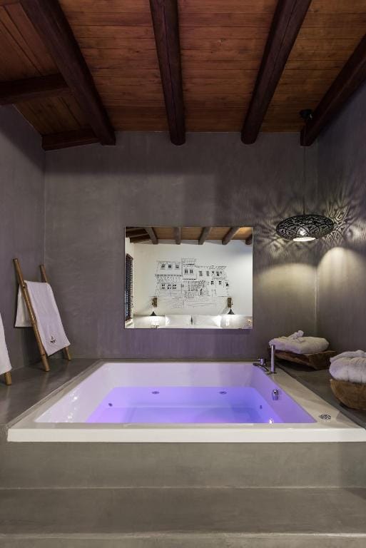 Olganos VL Luxury Rooms & Suites — 3