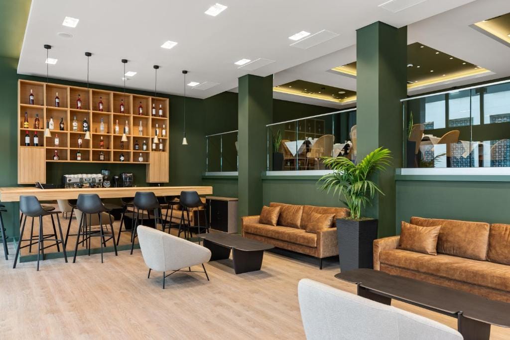 Azur Hotel Volos — 4