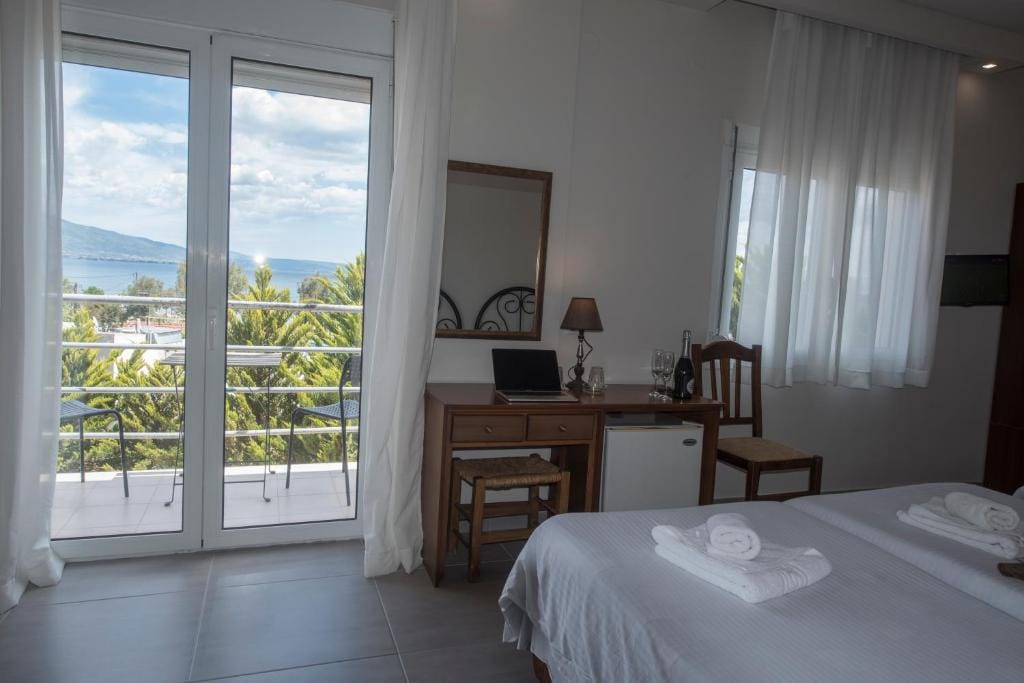 Filoxenia Hotel — 2