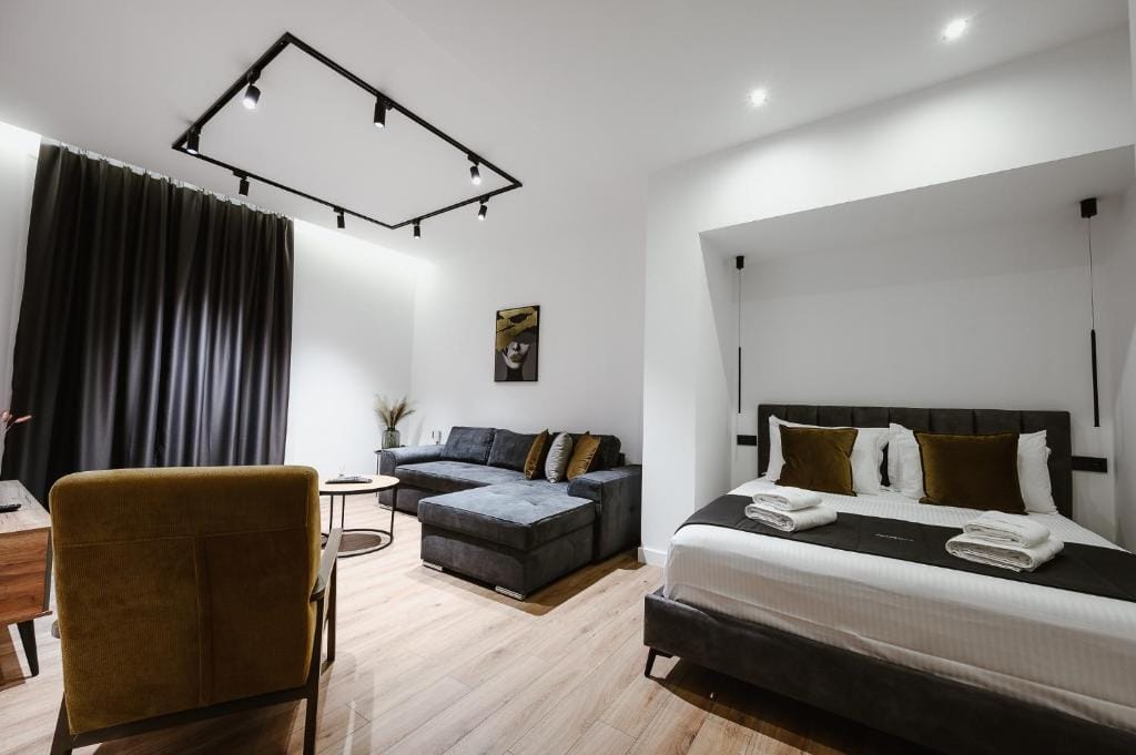 Port View Suites — 4