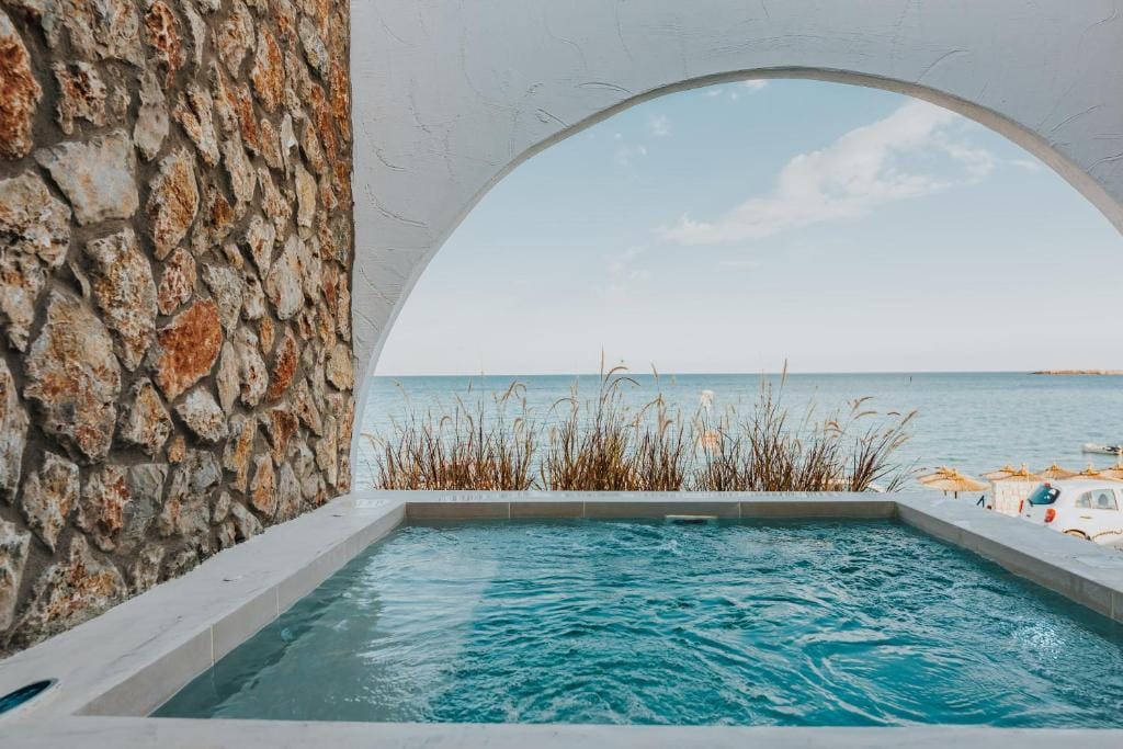 Delfini beach hotel & suites — 4