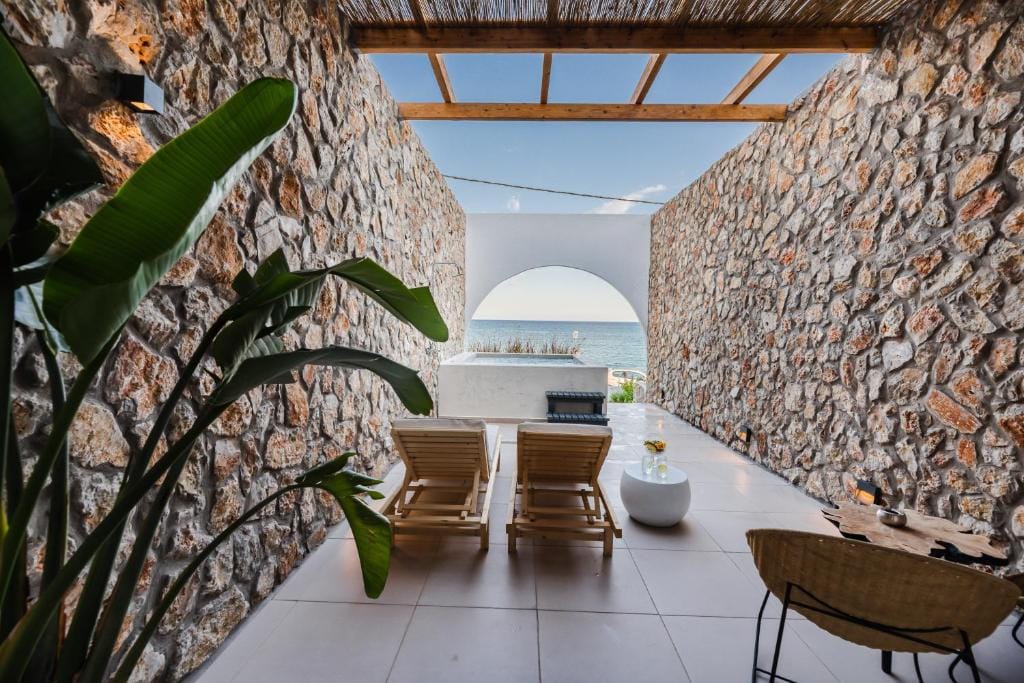 Delfini beach hotel & suites — 5