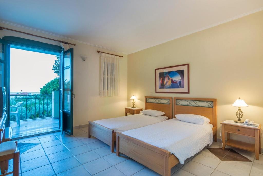 Kyveli Hotel Apartments — 2