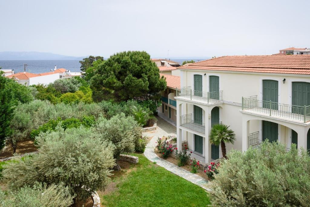 Kyveli Hotel Apartments — 5